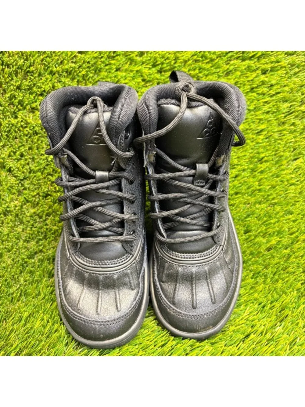 Nike ACG Woodside 2 Boys Size 1Y Triple Black Athletic Leather Hiking Boots